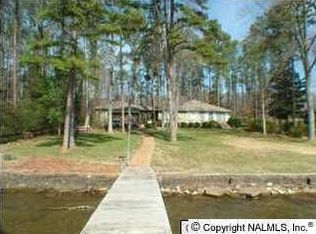 580 Pine Island Cir, Scottsboro, AL 35769