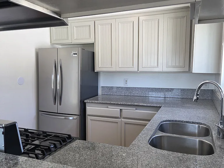 17092 Pinehurst Ln #D — Photo 19