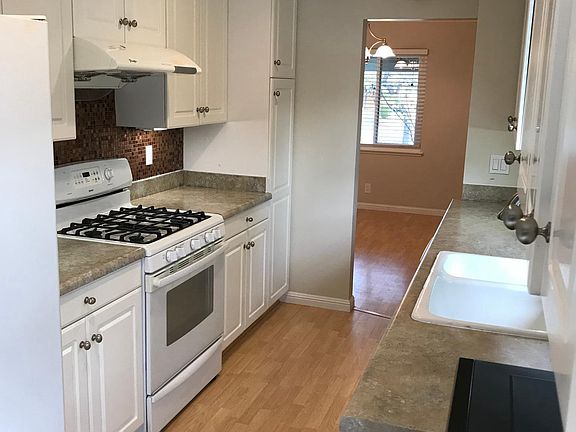 4th image of 1019 Pennington Ln