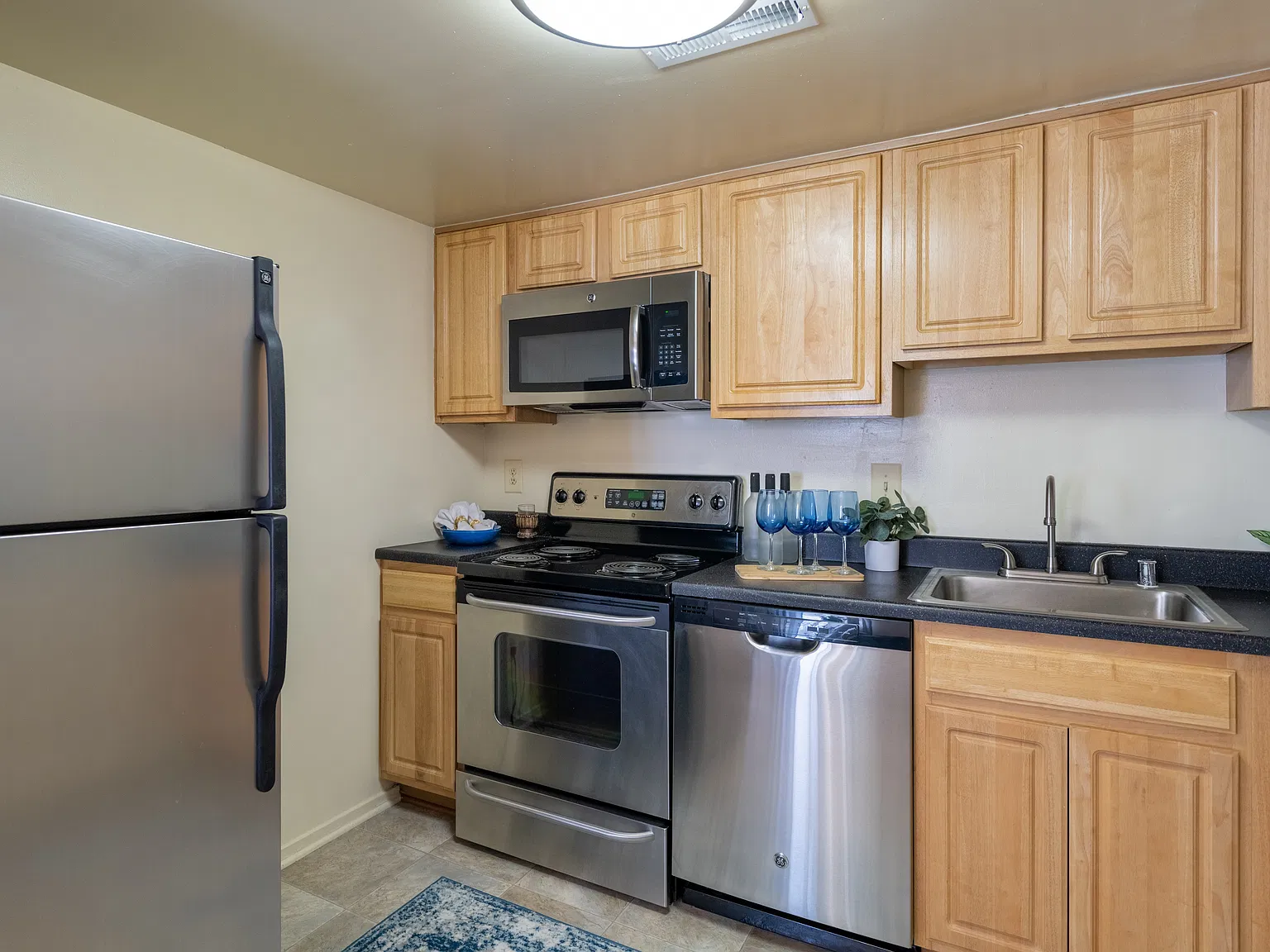 Foxfire Apartments — Photo 3