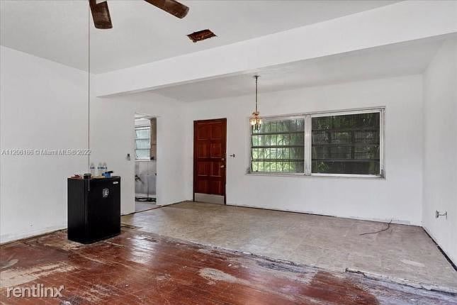 1st image of 105R NW 143rd St