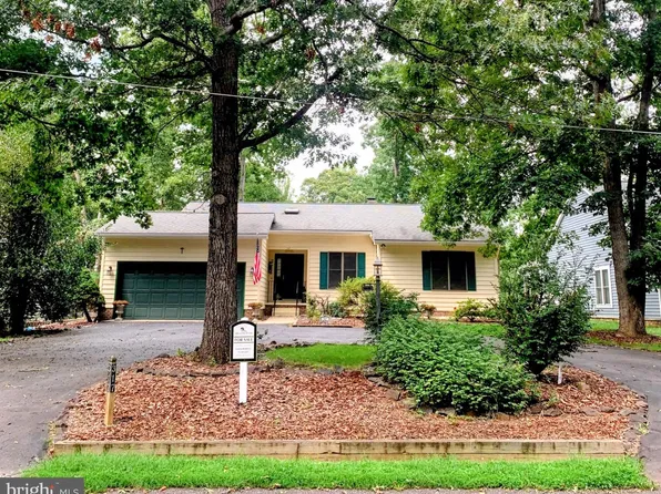 317 Fairway Dr, Locust Grove, VA 22508