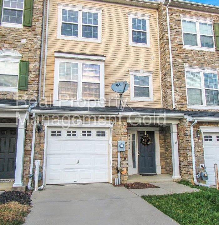 1st image of 45512 Catalina Ln