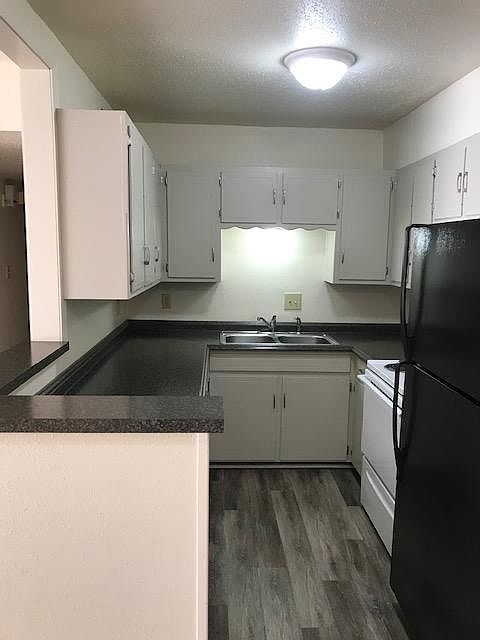 1st image of 950 Buena Vista St #B1