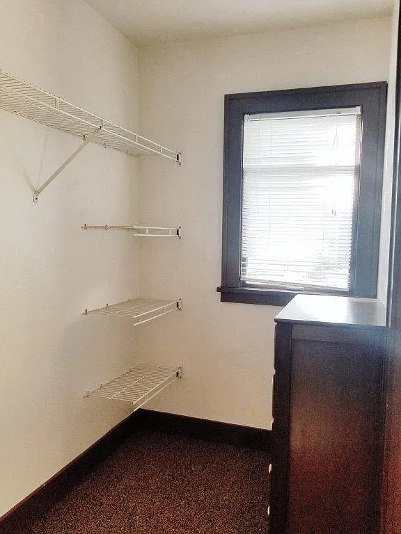 Sterling Court Apartments — Photo 4