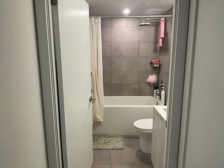 8 Wellesley St E #1502 — Photo 12