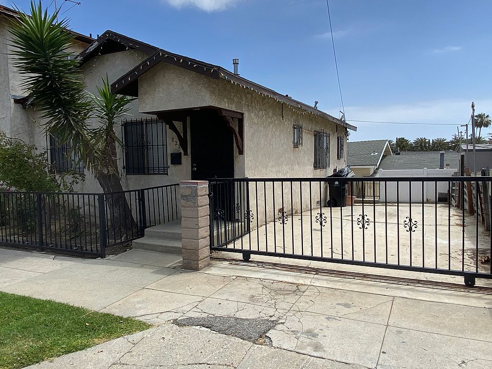 Front & gated parking for 2 cars