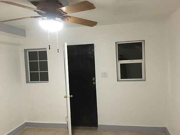 Living room/ bedroom