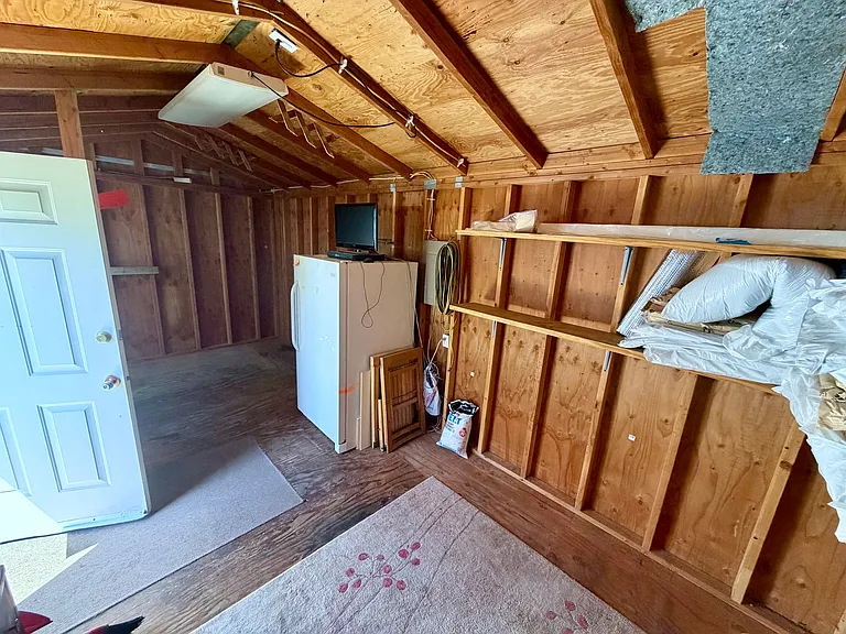 111 Pond Ln — Photo 11