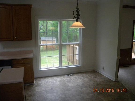 4th image of 204 S Artillery Ct