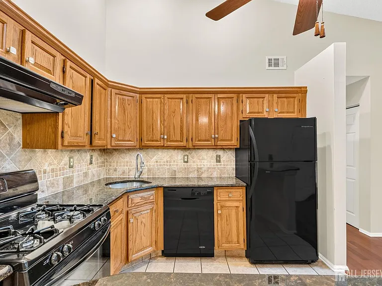 4006 Crawford Ct — Photo 6