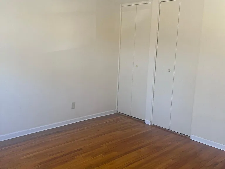 Janet Dr — Photo 10