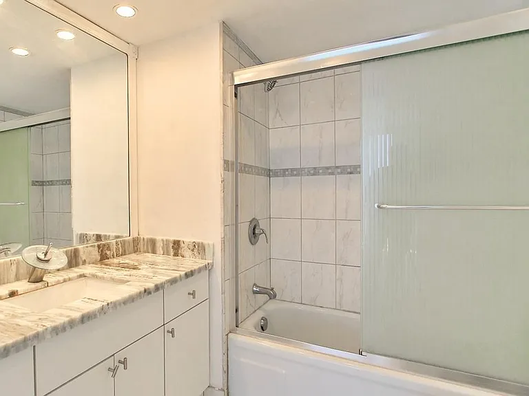 2715 N Ocean Blvd — Photo 19