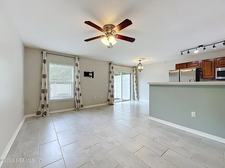 8224 Halls Hammock Ct — Photo 6