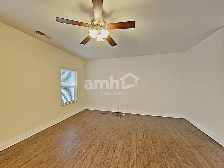 411 Pearson Cir — Photo 8