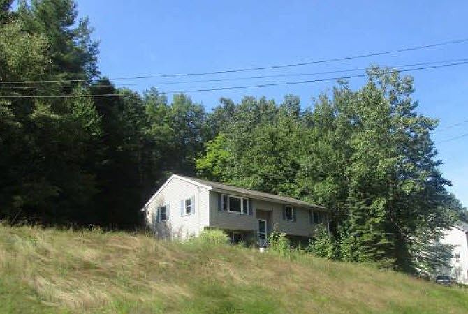 2nd image of 154 1/2 N Shore Rd