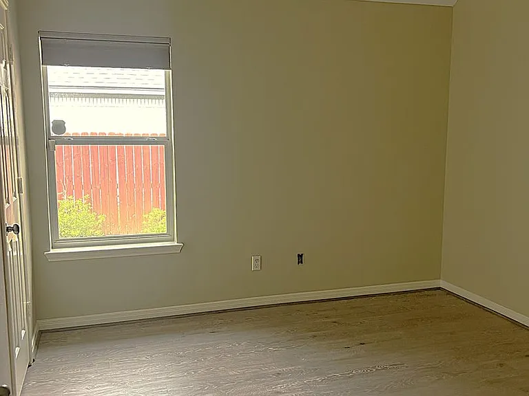 18718 Walden Forest Dr — Photo 22