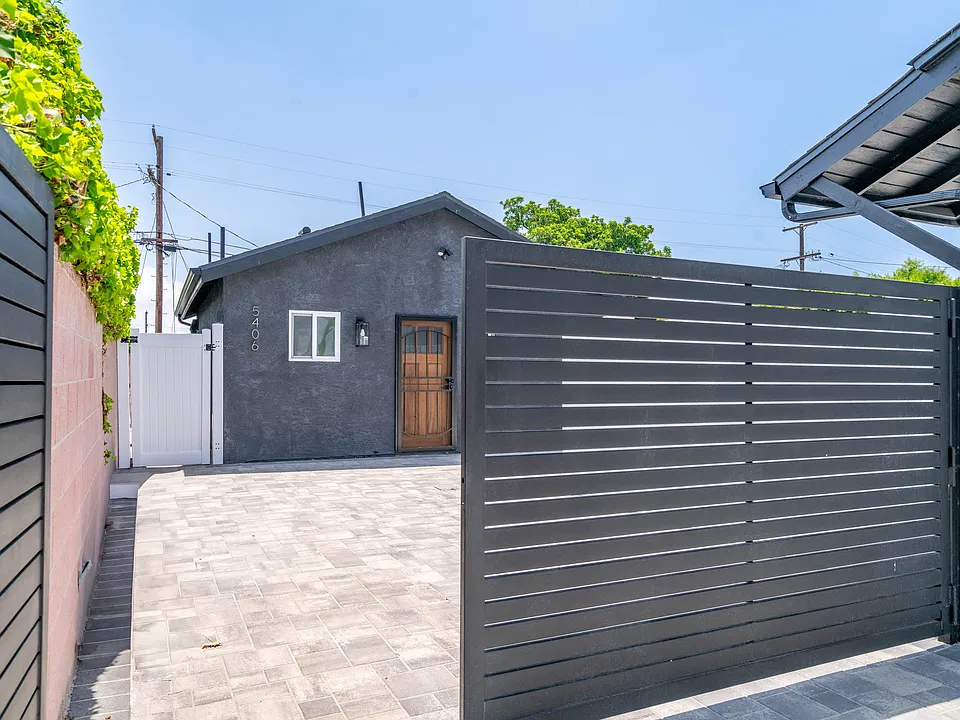 5406 W 118th Pl