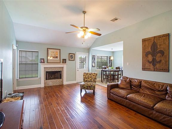 3rd image of 2192 Greenwood Dr