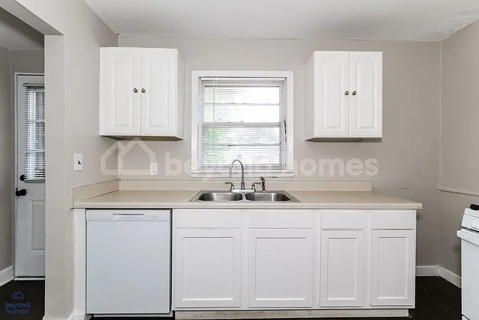 5713 Avenue P — Photo 9