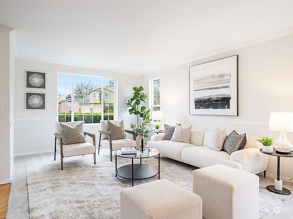 4th image of 509 21st Avenue Ct E