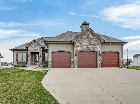 2357 Stonewood Ct SW, Altoona, IA 50009