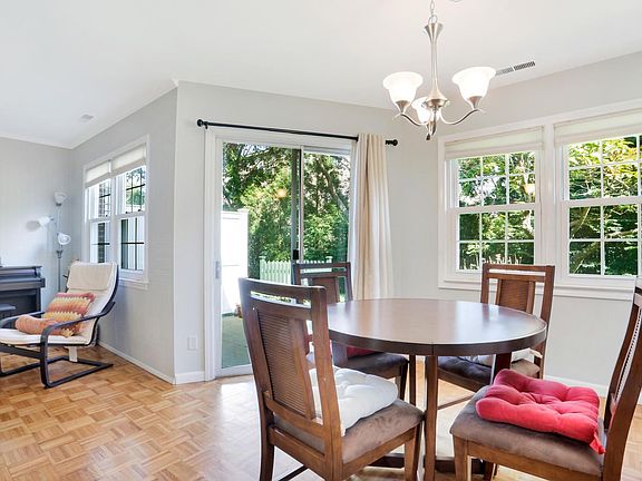 19 Le Grande Ave Unit APT 15-large-007-10-009-1500x1000-72dpi.jpg