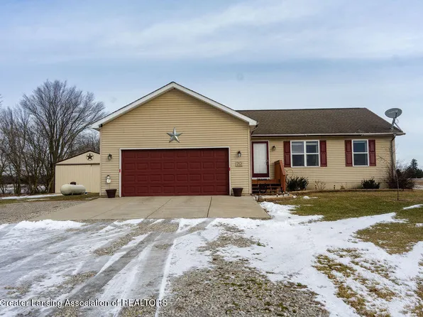 212 Covert Rd, Leslie, MI 49251