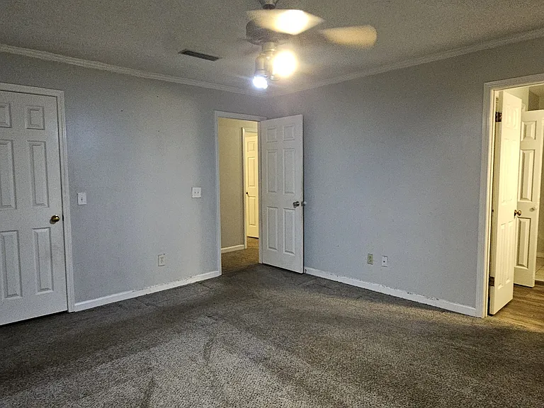 211 Plantation Rd — Photo 92