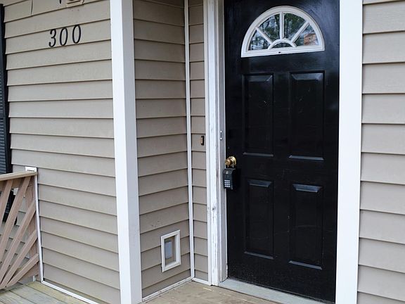 2nd image of 300 Bayside Dr