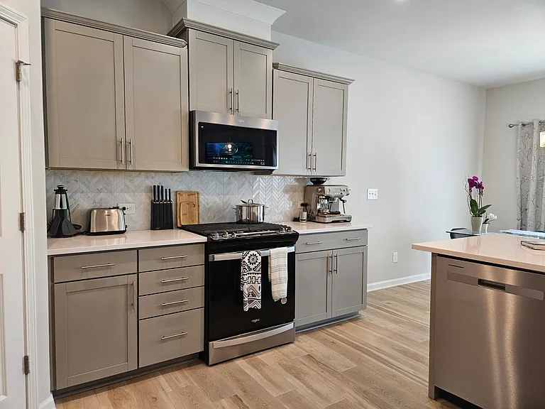 2640 Quarterdeck Dr — Photo 2
