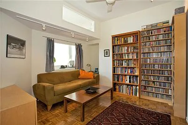 Sold by R New York | media 2