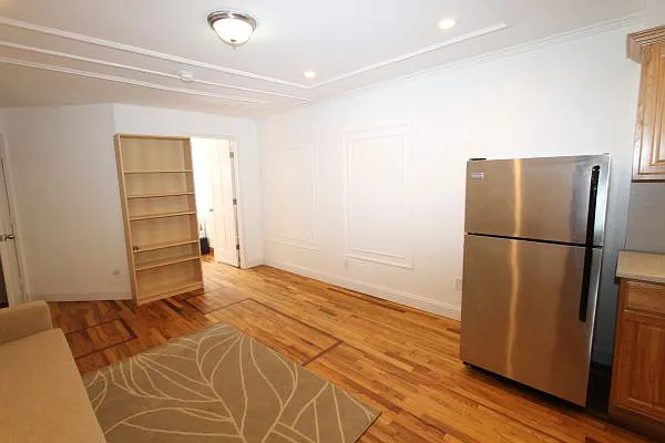 Rented by H.P. Greenfield Real Estate | media 3