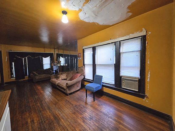 3rd image of 8940 S Parnell Ave