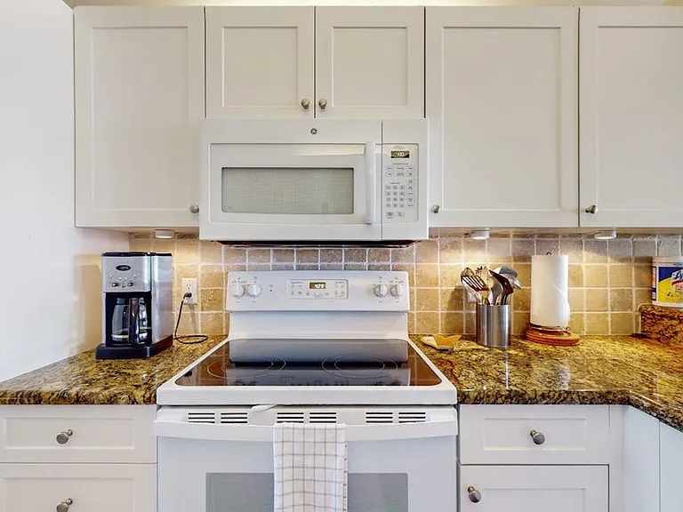 350 Robin Hood Cir #202 — Photo 11