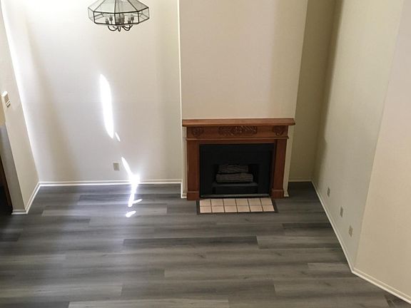 3rd image of 5408 Carpenter Ave