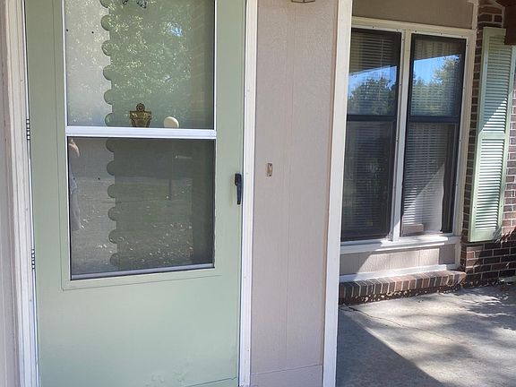 3rd image of 600 N Shiloh Ave