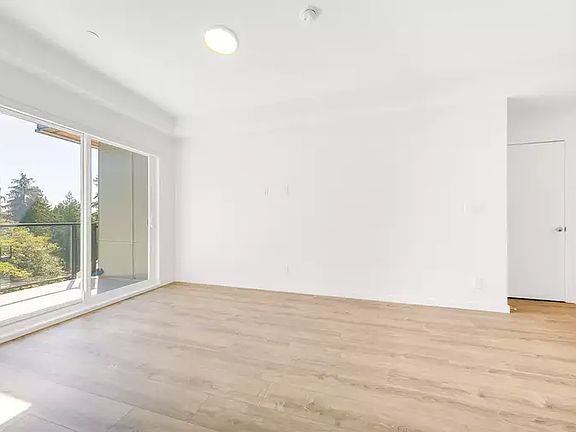 2nd image of 13968 Laurel Dr