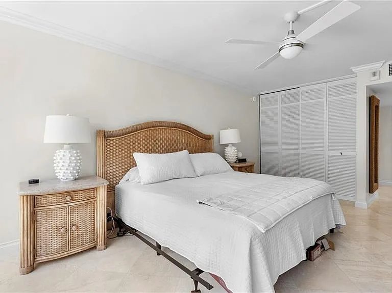 4005 Gulf Shore Blvd N #700 — Photo 31