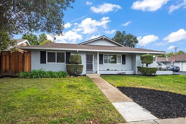 1st image of 119-121 Verde Ct
