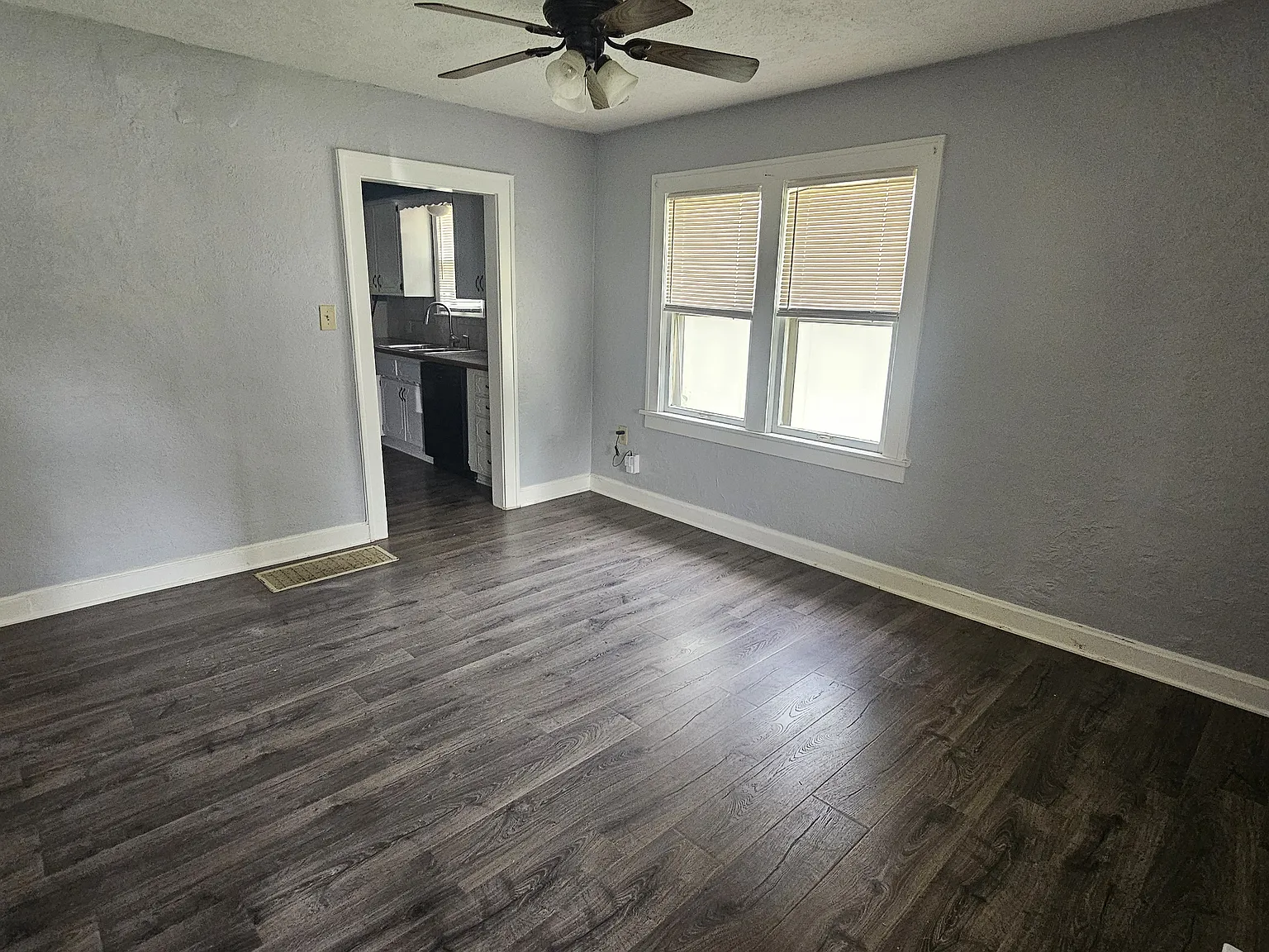 2 bed, 704 sqft, $1,395 — Photo 4