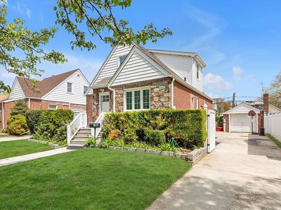 8211 Commonwealth Blvd, Jamaica, NY, 11426