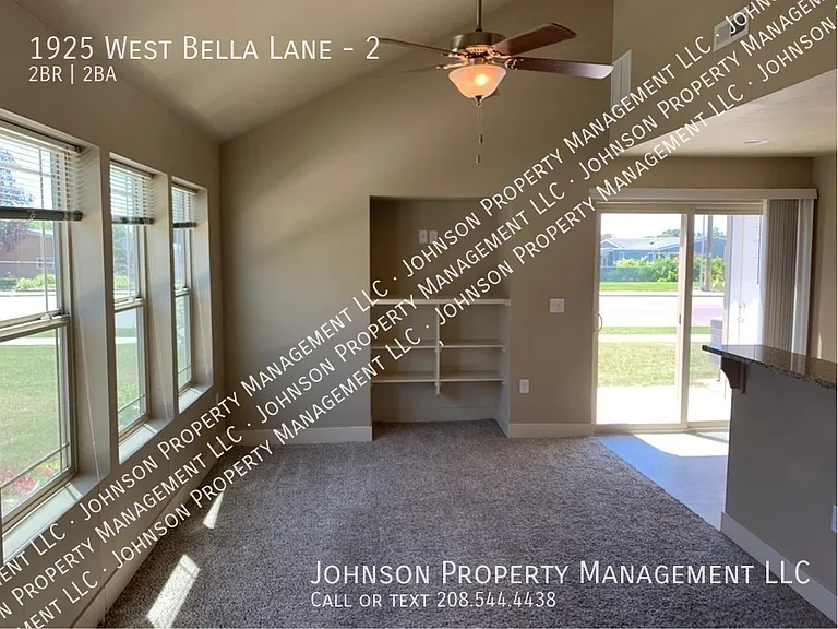 1925 W Bella Ln #2 — Photo 5