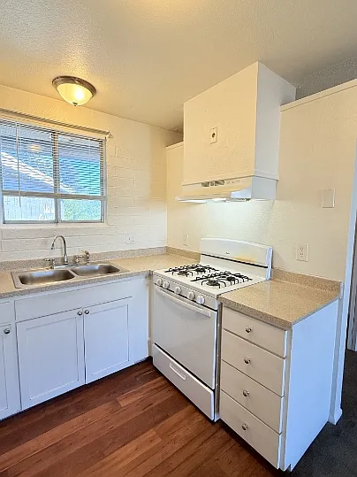 CATALINA VISTA APARTMENTS — Photo 93