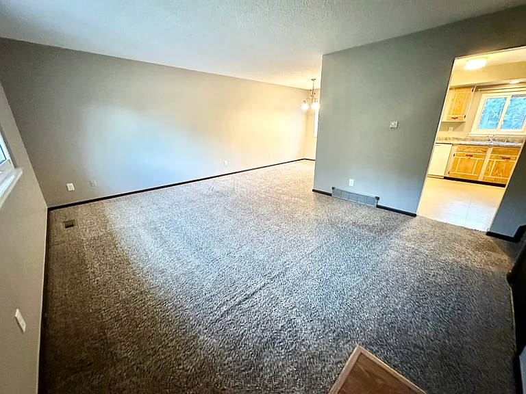 1907 Leicester Way — Photo 6