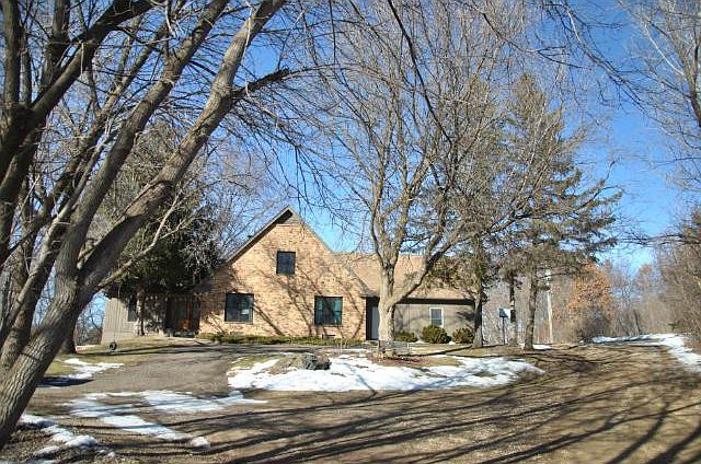 1st image of 10092 Stillwater Ln N