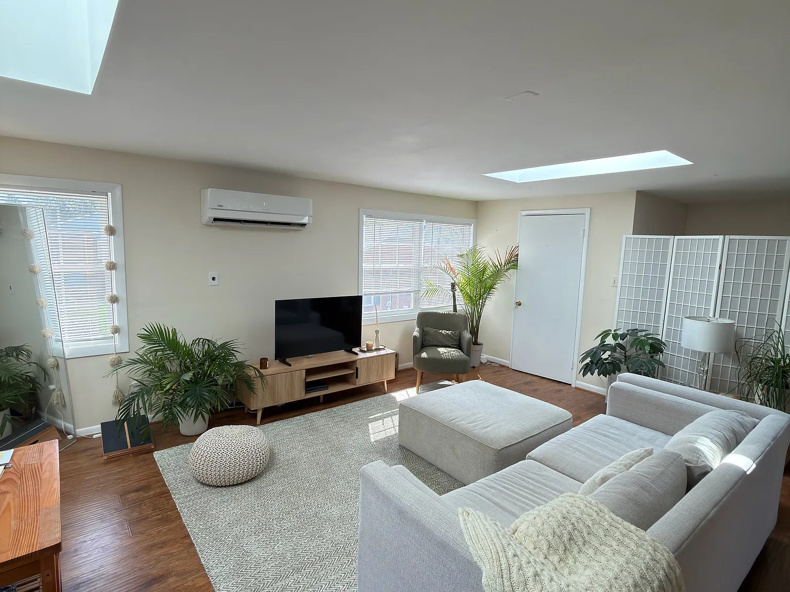 631 Oak St — Photo 2