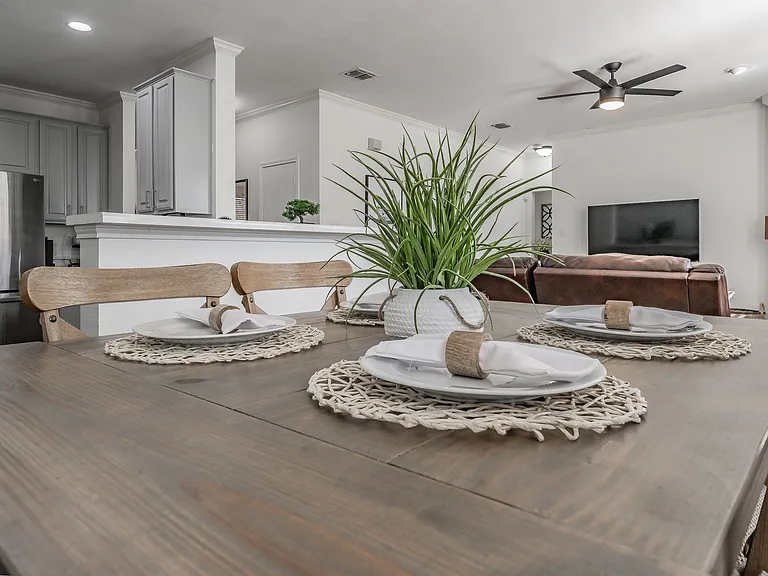 2304 Hickory Ct — Photo 39