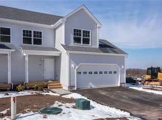 32 Woodside Broadmoor Dr, Tolland, CT 06084