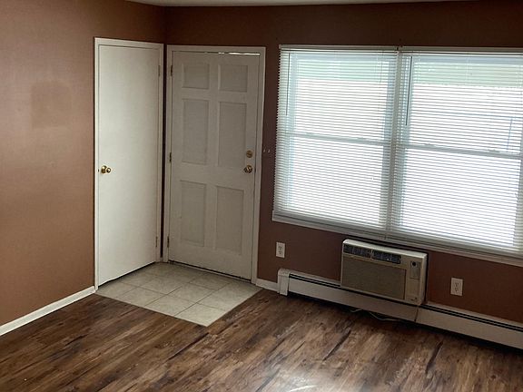 4th image of 164 Comet St #5